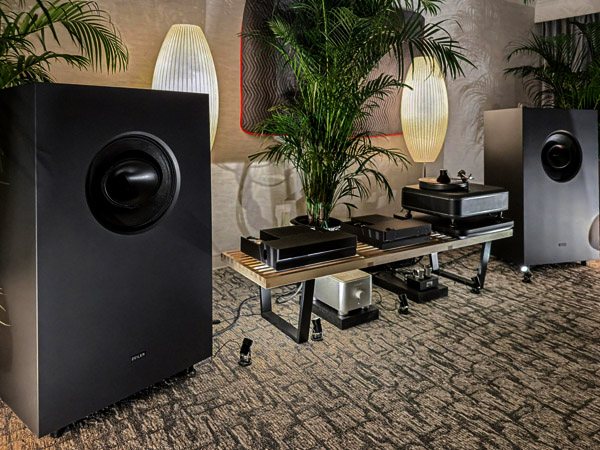 US debuts for Torqueo Exclusive turntable and Zeiler SP-01